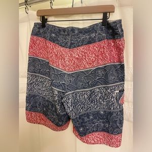 Men’s board shorts
